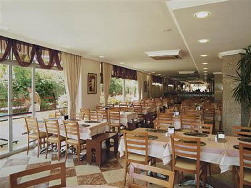 Fame Beach Hotel เกเมร์ ร้านอาหาร รูปภาพ